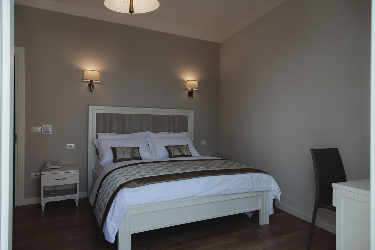 Amfiteatri Boutique Hotel Durrës Buitenkant foto