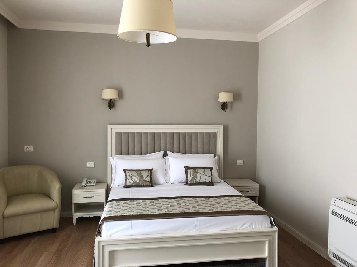 Amfiteatri Boutique Hotel Durrës Buitenkant foto